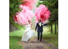 Пачкает ли цветной дым свадебное платье?